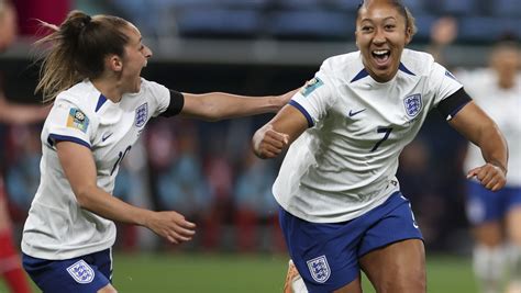 Frauen WM England Siegt Knapp Argentinien Punktet Dank Traumtor