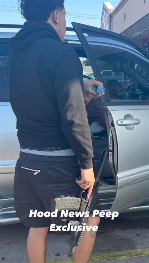 Stacy S HanmaMikey On Twitter Goofy Ass Nigga Was Carrying This With Him Still Ran Away