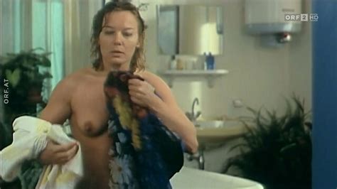 Nude Video Celebs Aviva Beresin Nude Ilona Und Kurti 1991