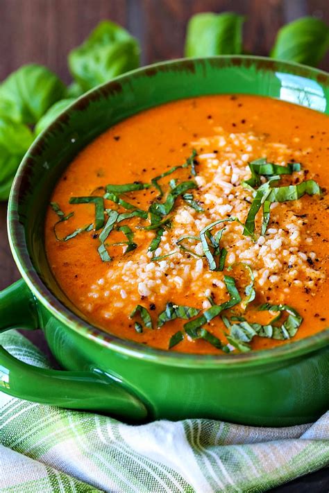 Roasted Tomato Basil Soup | Mantitlement