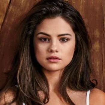 Selena Gomez Babe Page Watch This Musician On Freeones