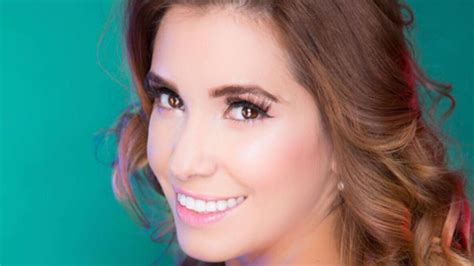 Derrite las redes con atrevido bikini Periódico AM