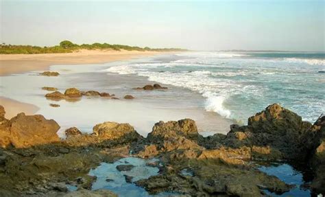 Pesona Pasir Putih Pantai Ujung Genteng Di Sukabumi Travel