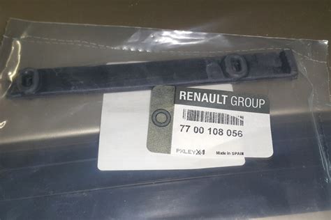 Фиксатор-крепление воздушного фильтра Рено Дастер, Логан, Сандеро, Лада ...