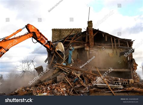 398 Tearing Down Old Bricks Images Stock Photos And Vectors Shutterstock
