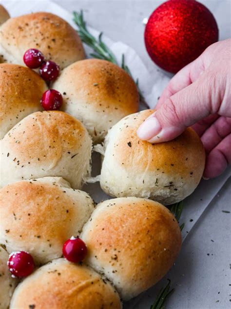 Dinner Roll Wreath The Recipe Critic