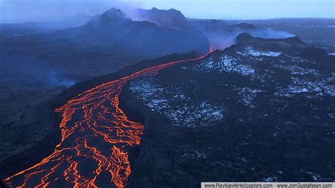 THE VOLCANO WATCH | REYKJAVIK HELICOPTERS