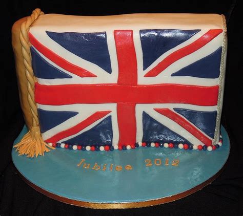 Queens Diamond Jubilee Cakes Decorated Cake By Helen Cakesdecor