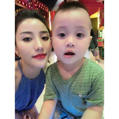 Chân dung các đại gia đứng sau sự xa hoa của hot girl Việt