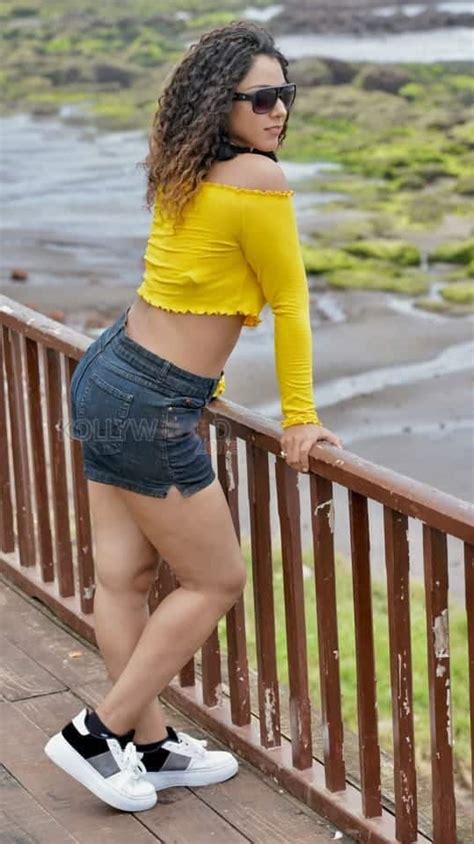 Actress Deviyani Sharma Hot Goa Photoshoot Pictures 12 230195