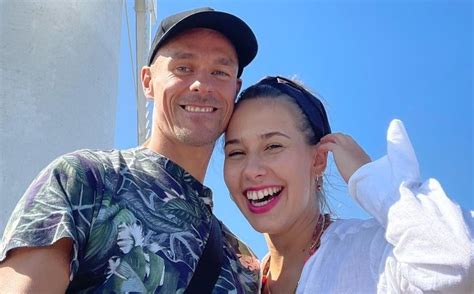 Marcelina Zi Tek Eksponuje Po Ladki Nad Ba Tykiem Ukochana Piotra Y Y W Odwa Nym Bikini Foto