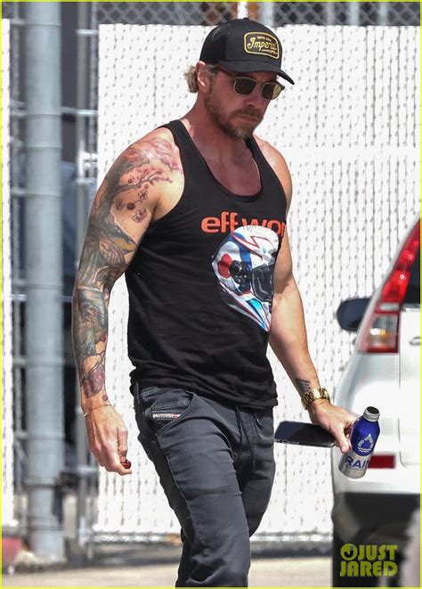 Dax Shepard Shows Off Tattooed Muscles While Out Running Errands in L.A ...