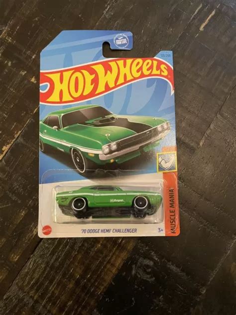 LOT DE 2 Verts Hot Wheels Muscle Mania 4 10 70 Dodge HEMI Challenger