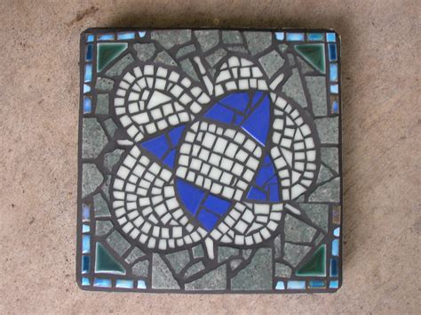 Smaller Outdoor Mosaics/Garden Art - Robin Indar