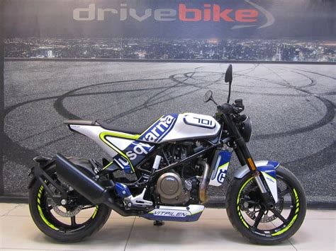 Купить б у Husqvarna Vitpilen инжектор передач в Москве синий naked bike года по