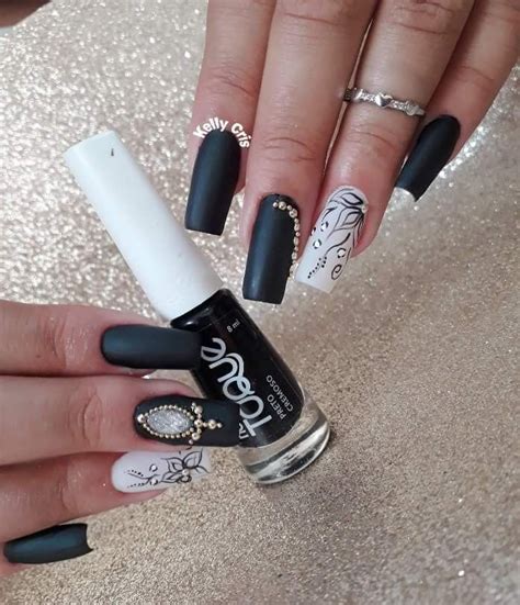 Pin Von Vania De Brito Auf Unhas Com Flor Moderne Nägel Nägel