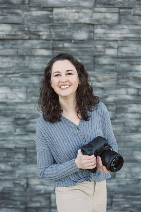 Meet Elizabeth Golden Canvasrebel Magazine