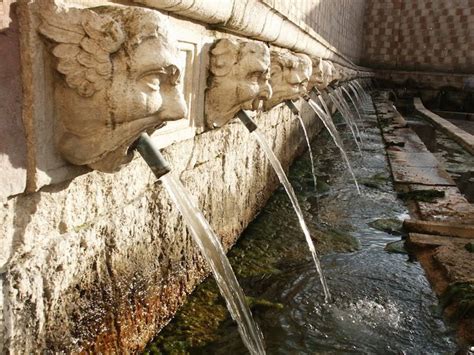 Fontana Delle Cannelle La Storia Che Scorre Su L Aquila Il Capoluogo