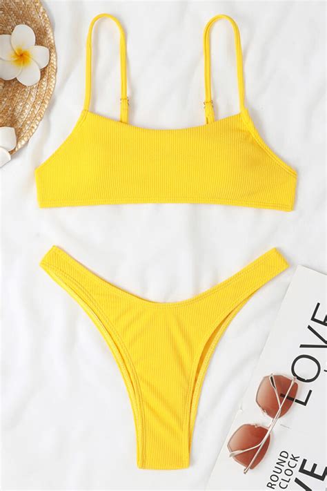 Hot Sexy Jade Lo Bikini Pics