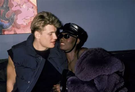 Grace Jones cumple 75 ícono gay orgías con el ruso de Rocky IV y el escándalo en la TV por