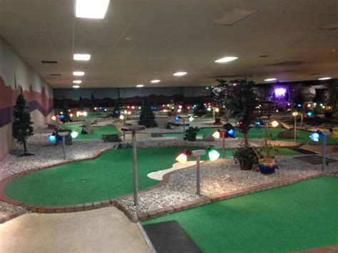 Arcade and Pool Tables - Picture of Tower Lanes, Tacoma - Tripadvisor