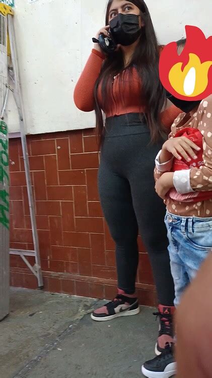 Joven Milf En Leggins Con Tremendas Tetas Y Culo Spandex Leggings Yoga Pants Forum