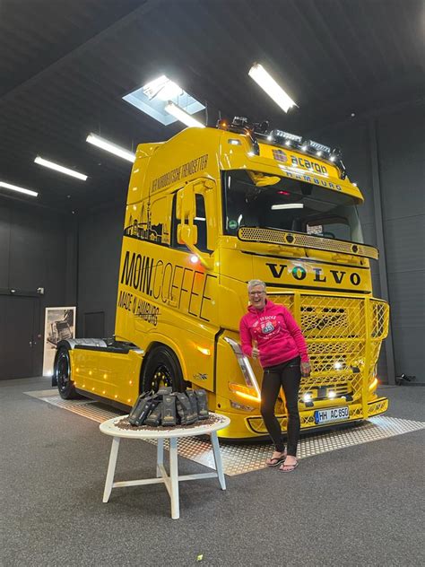 Projektfahrzeug Von Acargo Gmbh F R Trucker Babe Jana Volvo Fh New Uhl Trucks Blog