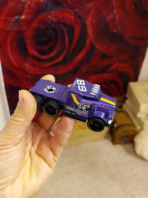 Дефекти фура hot wheels кабина фура машина машинка hot wheels хот вилс машинка грн