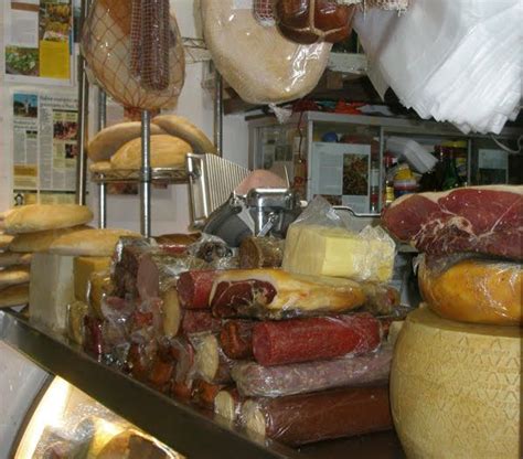 Good Food In Mexico City Salchichonerìa San Fermìn En El Mercado De