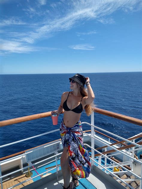 SHEIN Swim Basics Conjunto De Bikini Minimalista Sujetador Triangular Y Bottom De Tanga Traje De