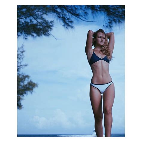 Hot Sexy Yulyana Bikini Pics