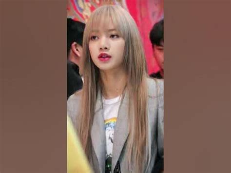 #blackpink Lisa angry face 😈 - YouTube