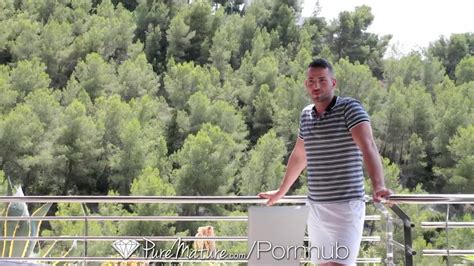 Mature Milf Slides Thick Penis In Her Tight Rump Hotntubes