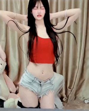 Assista 抖音小网红疑似放玩具跳大摆锤 Xnxx 国产 美女 跳舞 性感 Porn SpankBang