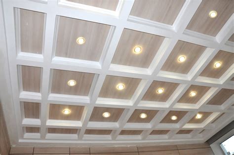 Облицовка стены панелью лДСП