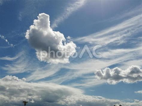 空と雲10 雲 空背景 巻層雲 うすぐも かすみ雲 高積雲 ひつじ雲 No 22893210写真素材なら写真AC無料フリー