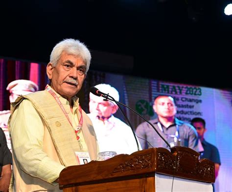 Lg Sinha Pays Tributes To Kargil War Martyrs