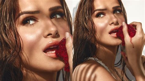 Tara Sutaria Shows Sexy Cleavage In White Deepneck Dress Tara Half Naked Bold Breast Photos