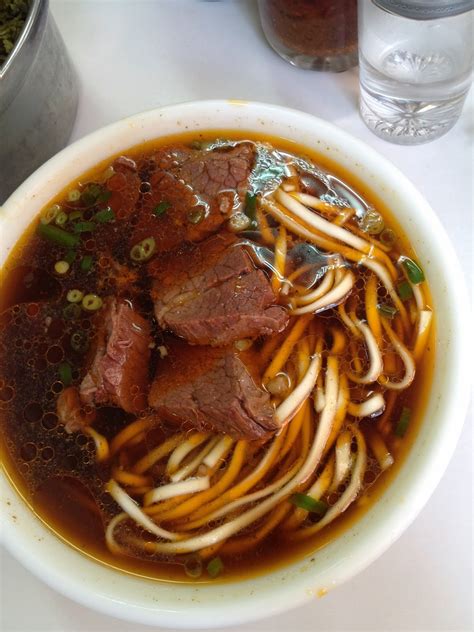 A Hungry Girls Guide To Taipei Taiwanesebeef Noodle Soup Lao Wang Ji Beef Noodle Soup