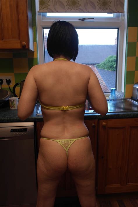 Yellow Bikini 19 Pics XHamster