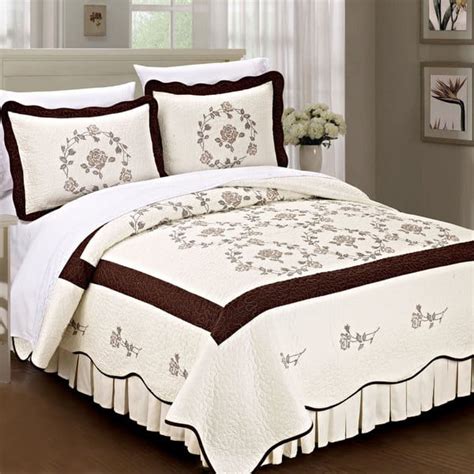 Serenta Prewashed Classic Embroidery Roses 3 Piece Cotton Quilt Set