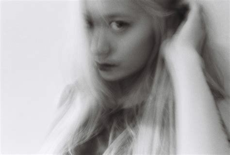 f(x) "Red Light" Krystal teaser - F(x) Wallpaper (37248648) - Fanpop