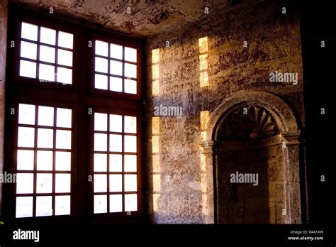 15th Century Castle Hall Hi Res Stock Photography And Images Alamy