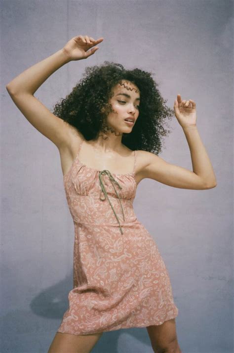 8 Hot Sexy Aliana King Bikini Pics