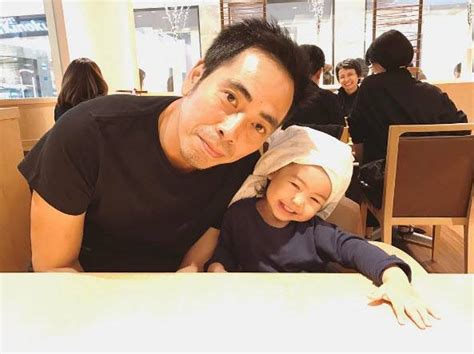 หวอกคนเปนพอใจสลาย เมอมอกตารชอดง ออฟ วง Big Ass สญเสยลกนอยคนท ดวย