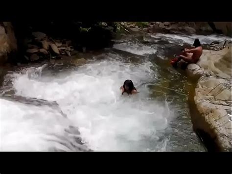 Cogiendo en el río XVIDEOS