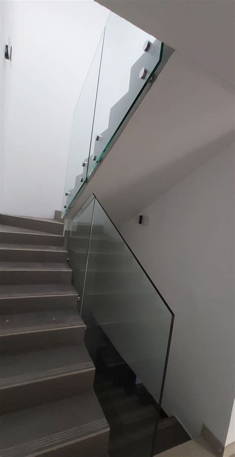 Custom Glass Stair Balustrade Minimalistic Luxury