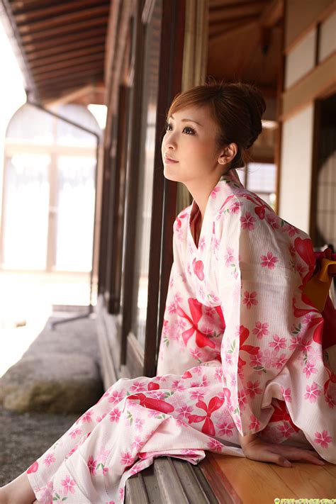 Sexy Kiara Poses In Kimno Dress Traditional Natsuko Tatsumi03 Porn Pic