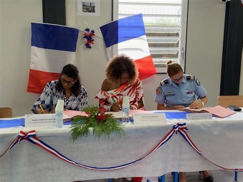 Cérémonie honorifique pour la 9e Classe Défense du Collège Amiral