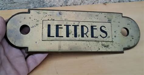 ANCIENNE TRAPPE ENTRÉE de boite aux lettres a clapet de porte en laiton